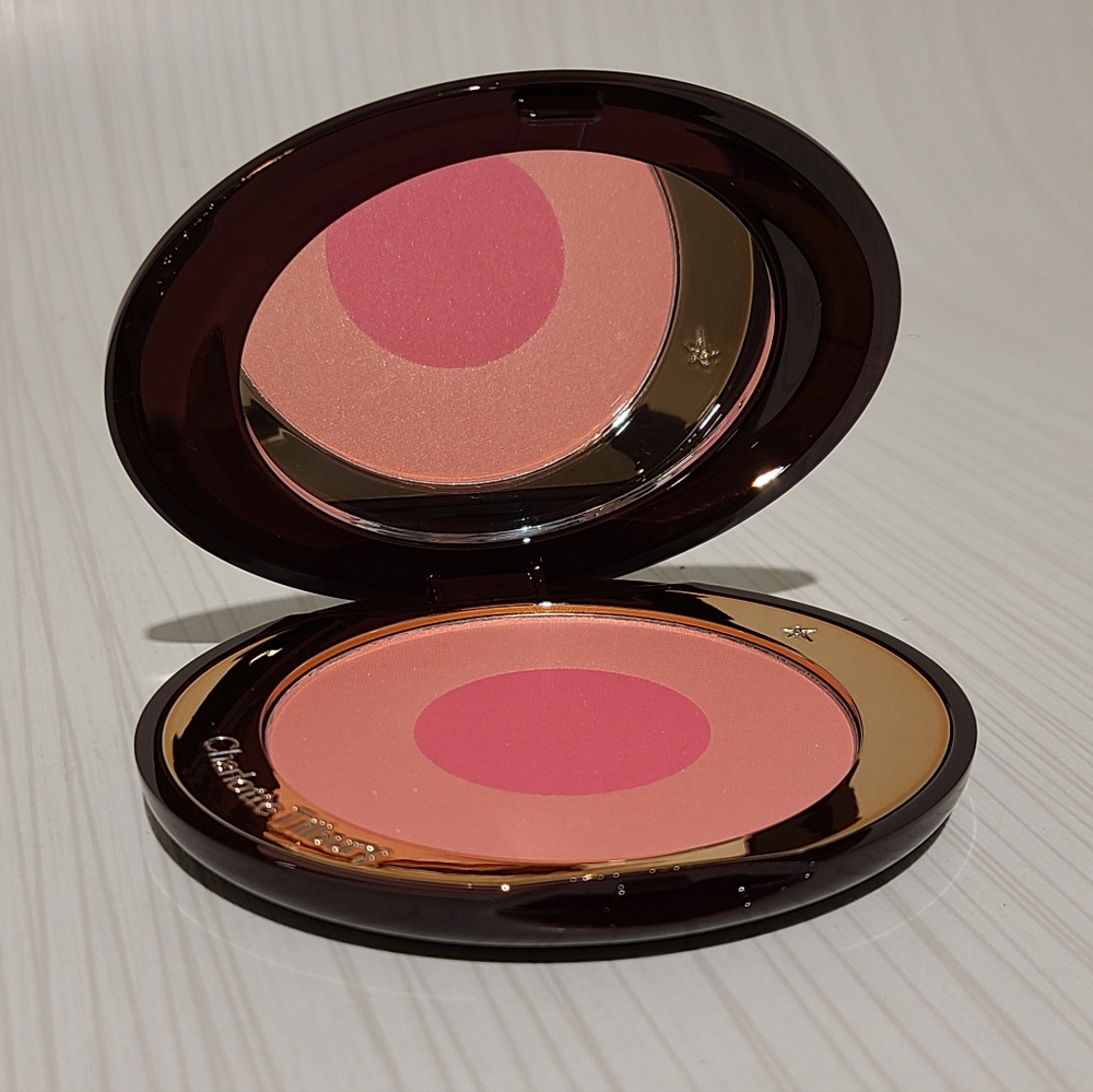 Charlotte Tilbury Love is the Drug Cheek to Chic Swish & Pop Blusher